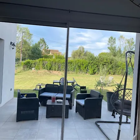 Maison Moderne Cosy Et Lumineuse Holiday home Saint-Christol-les-Ales